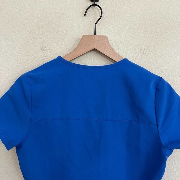 Jaanuu Women's 3-Pocket Split Crewneck Short Sleeve Scrub Top Royal Blue Small - Picture 6 of 8